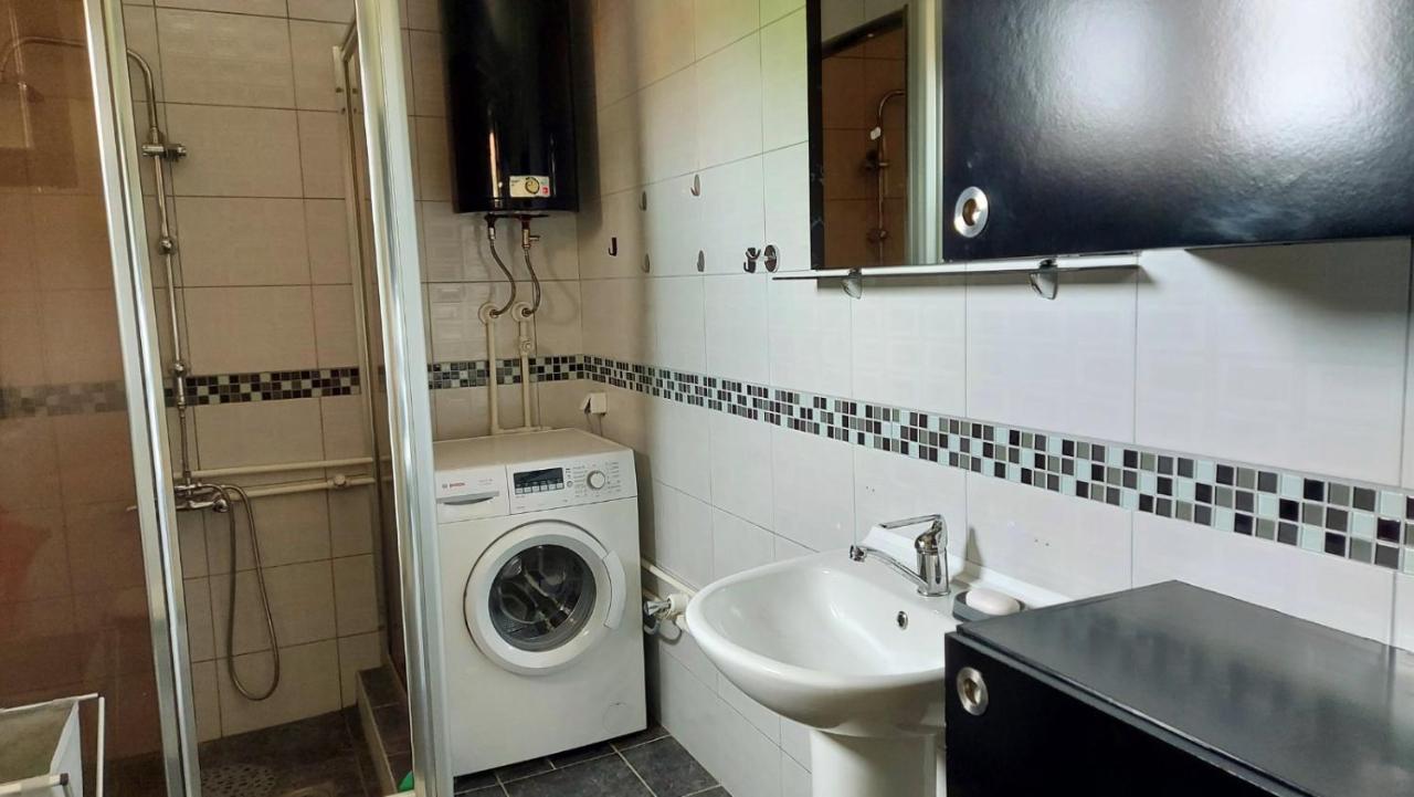 Dvor Villa Donja Toponica Luaran gambar